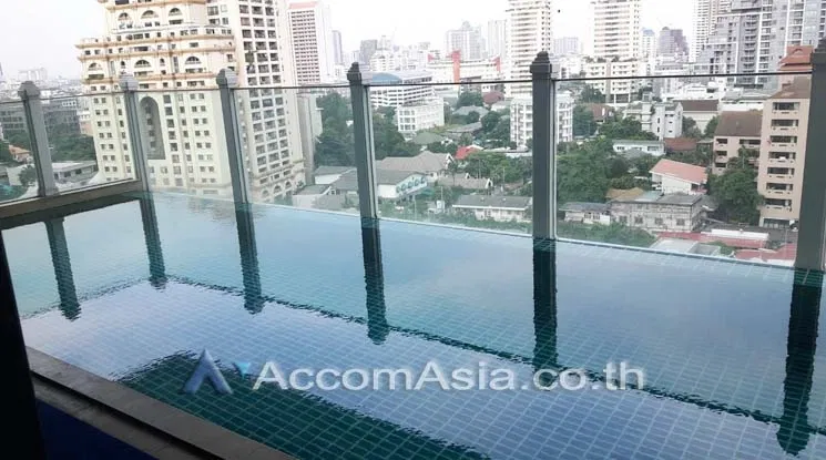 🔼🔽 AccomA 📩 Stylish high-floor condo with pool balcony near Phrom Phong (1516975)