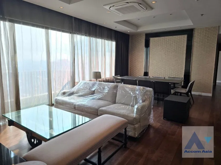 🔼🔽 AccomA 📩  3 BR Condominium @The Emporio Place (AA43108)