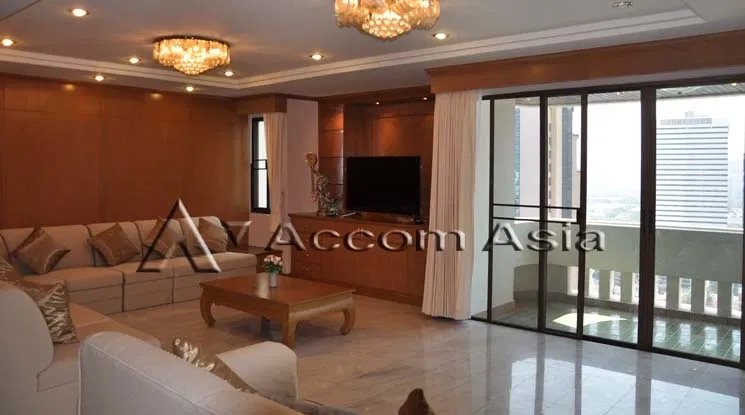 🔼🔽 AccomA 📩 Spacious wood-accented condo with private pool at Windsor Tower (24602)