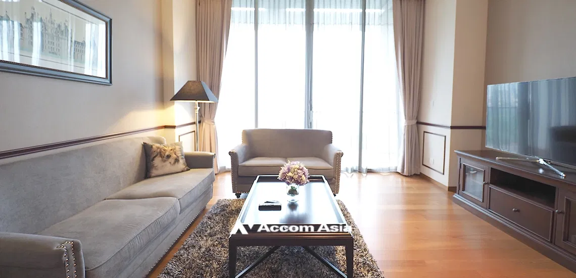 🔼🔽 AccomA 📩 Vintage-style condo in Sathorn with city view and separate kitchen (AA22681)