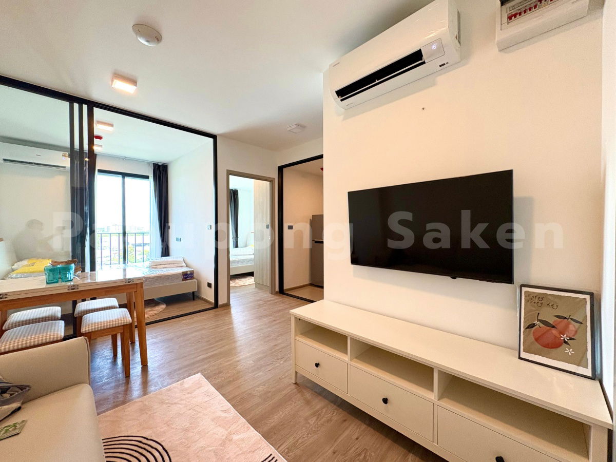 New room ready to move in, large room only 15,000 baht per month, Chapter One All Ramintra project