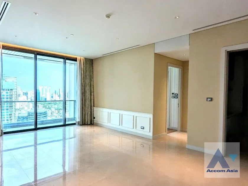 🔼🔽 AccomA 📩 Newly renovated 3 BR Condominium @Sindhorn Residence (AA41685)