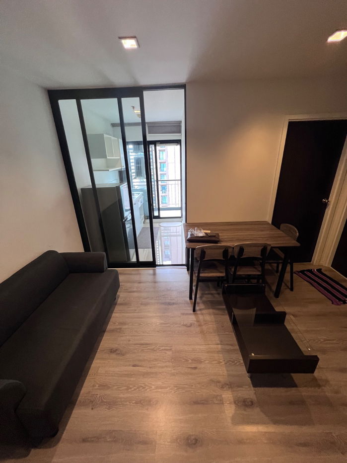 အသင့်နေထိုင်နိုင်သော ကွန်ဒိုငှားရန်ရှိသည်။