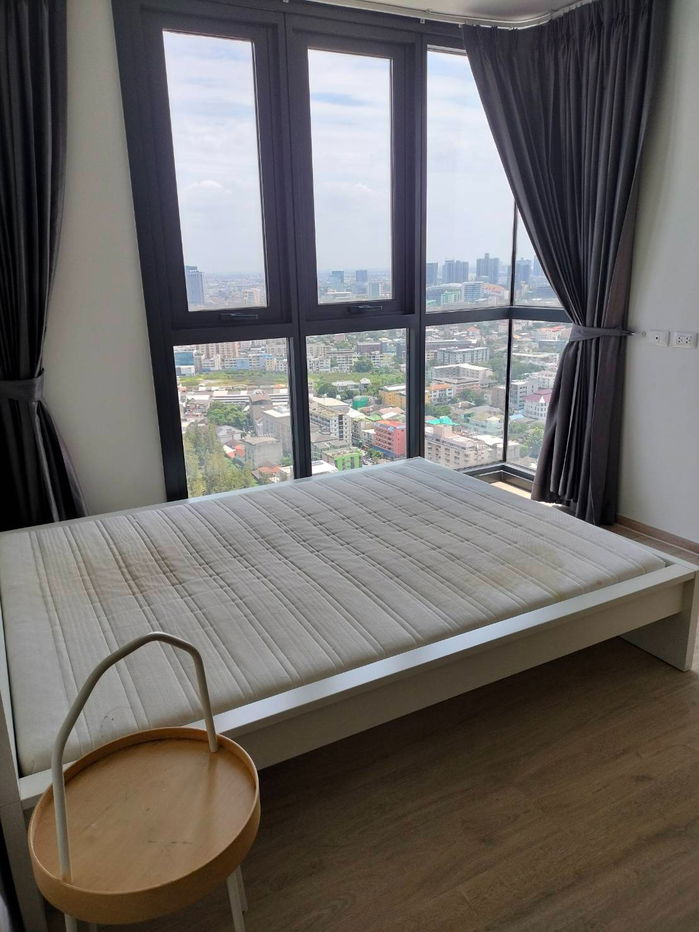Rent: Condo The Base Garden Rama 9 *Corner Room* at Line: @homefinder