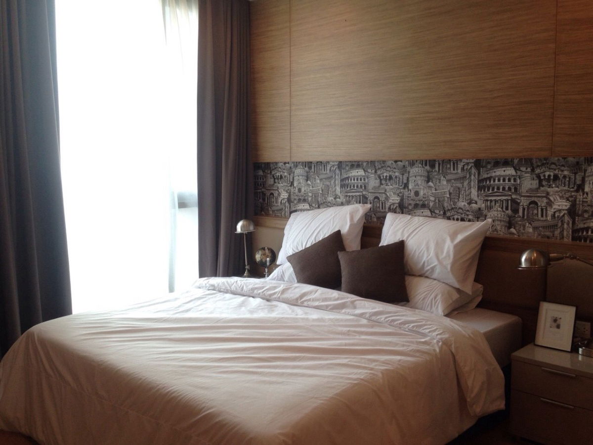 P-129251 Condo for rent The Breeze Narathiwas fully furnished (Confirm again when visit).  Line Id @easythaihome 085-592-2897