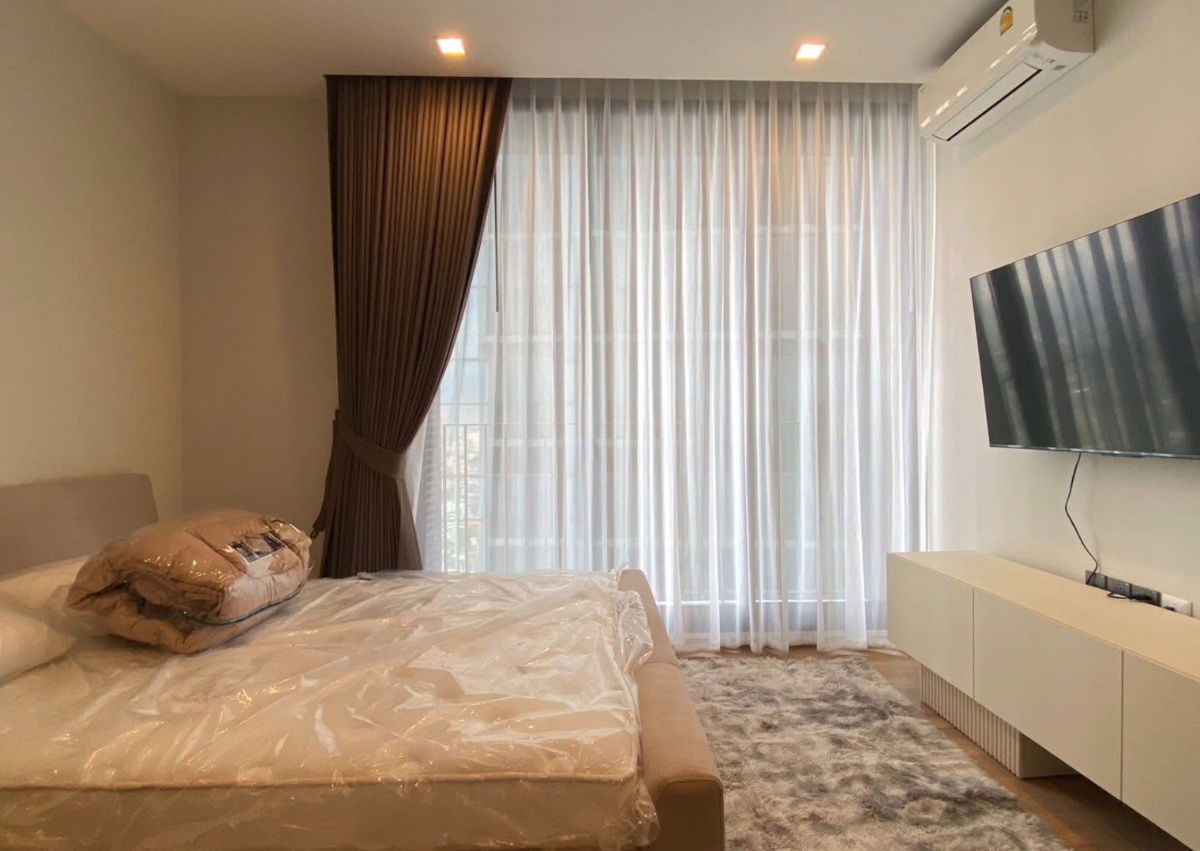 Noble Around                      Ari