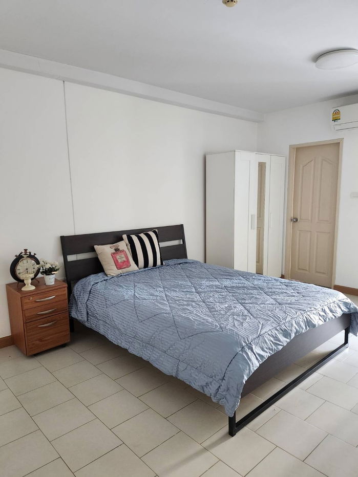 P-145712 出租公寓 Supalai City Resort Ratchada-Huaykwang 家具齐全（访问时再次确认）。