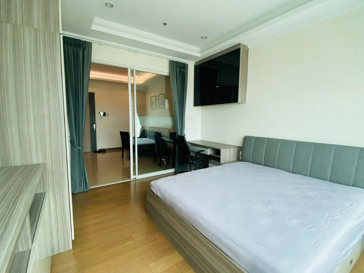 PFD-05574	Condo for Rent: Supalai Elite Phayathai  Schedule a viewing ■ Line: @propertyfinder