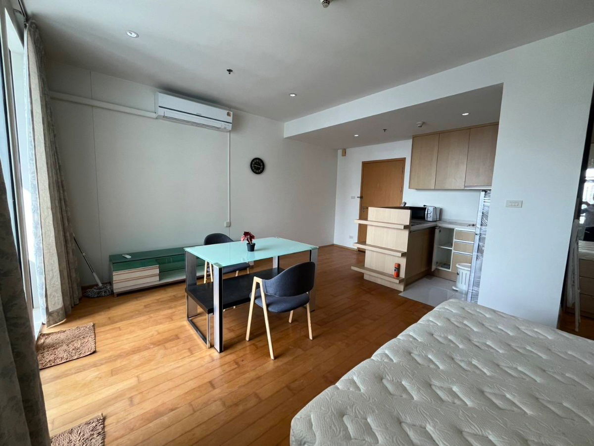 Available big unit near BTS for rent✨Villa Rachatewi✨Studio type just 20,000 thb/mo