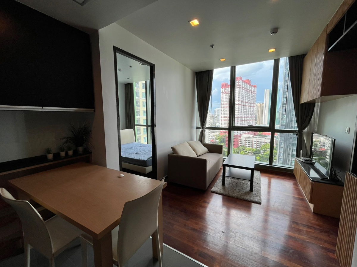 🔥Good price, available💎Wish Signature Midtown Siam💎34 sqm. only 21k/mo 📞0930547992 Jay