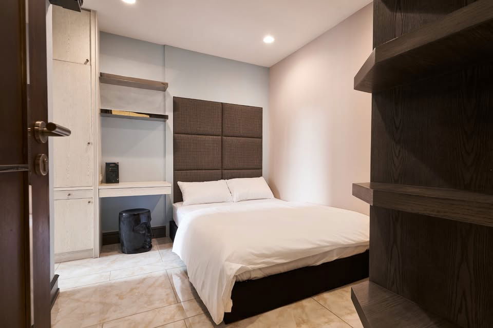 P-118851 Condo for rent Pathumwan Resort fully furnished (Confirm again when visit).