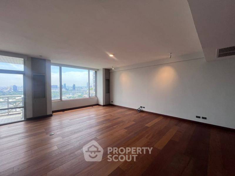 3-BR Condo at All Seasons Mansion Condominium near BTS Phloen Chit (ID 1966440)