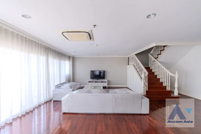 🔼🔽 AccomA 📩 Spacious duplex condominium at Sathorn Park Place
