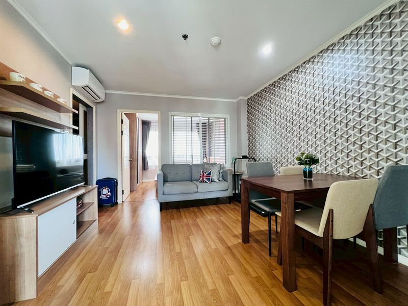 隆比尼广场拉查达-塔普拉 |