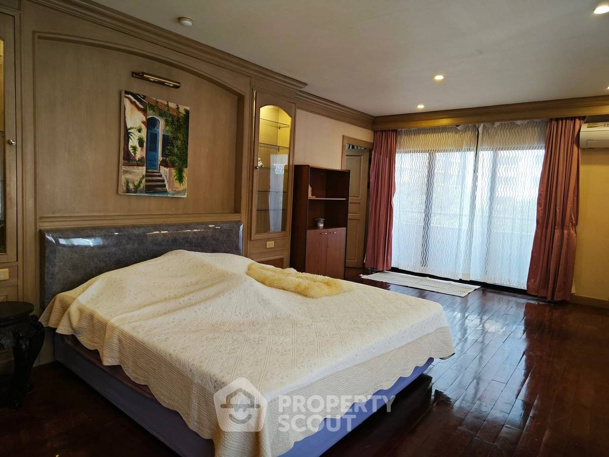 2-BR Condo at Centurion Park near BTS Ari (ID 1958767)