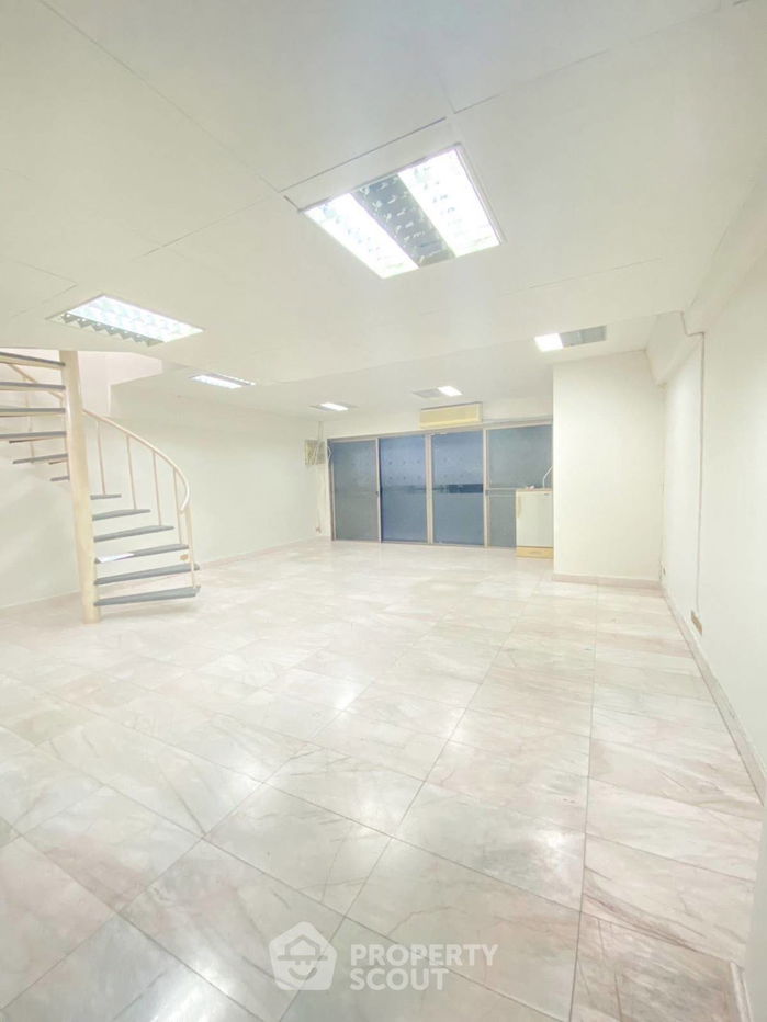 2-BR Condo at Thonglor Tower Condominium near BTS Thong Lor (ID 2292918)