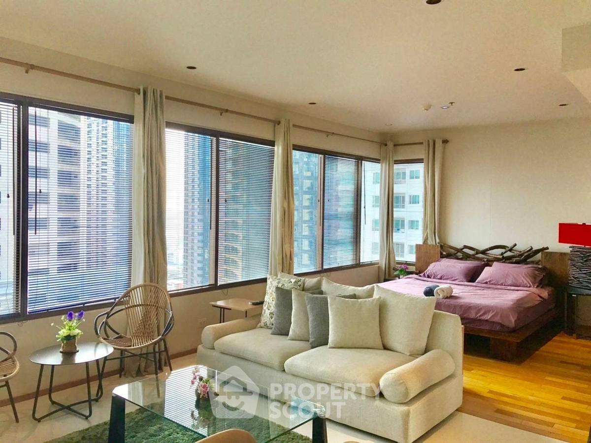 1-BR Condo at The Emporio Place near BTS Phrom Phong (ID 1952127)