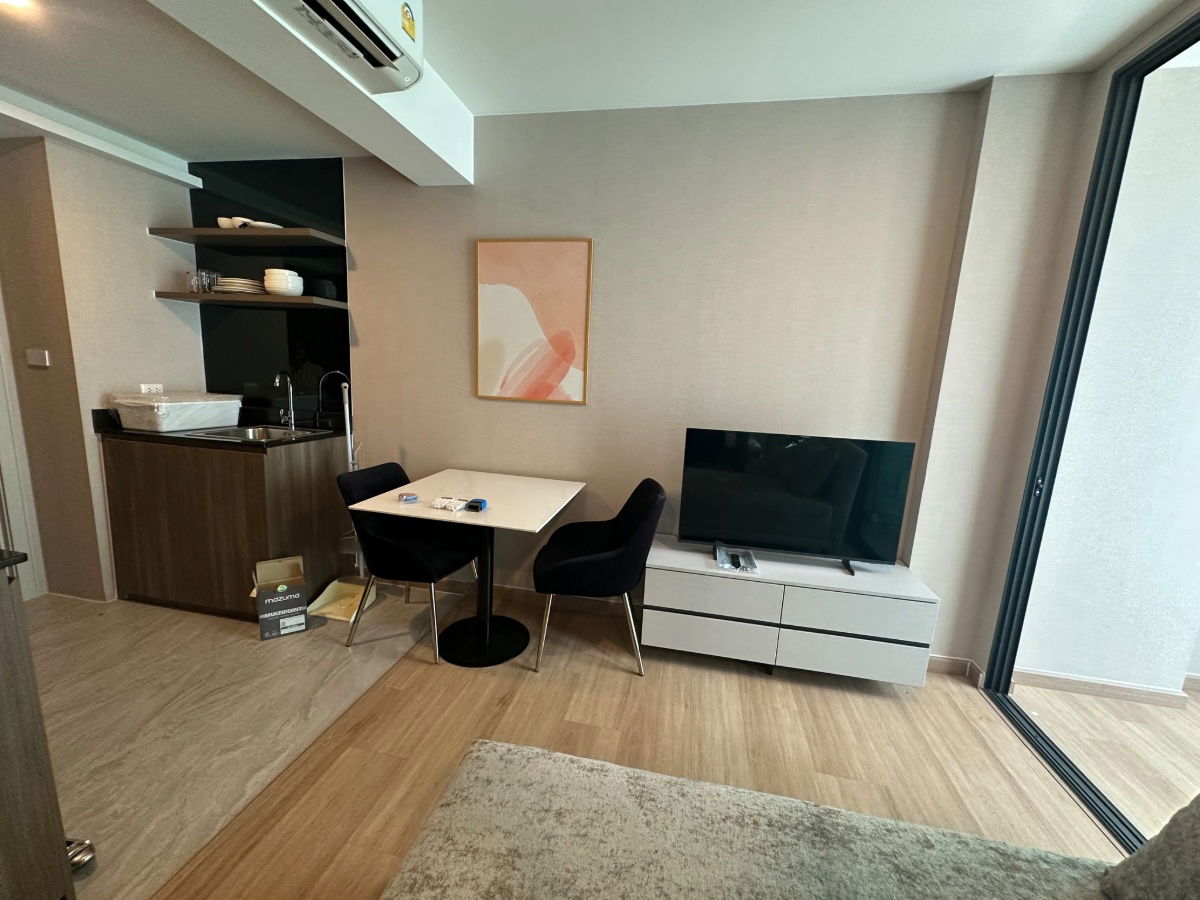 🌟 BL210405 Lloyd Petchaburi – Thonglor ✨ Get a Special Code when renting with us 💬 LINE: @theagentpro