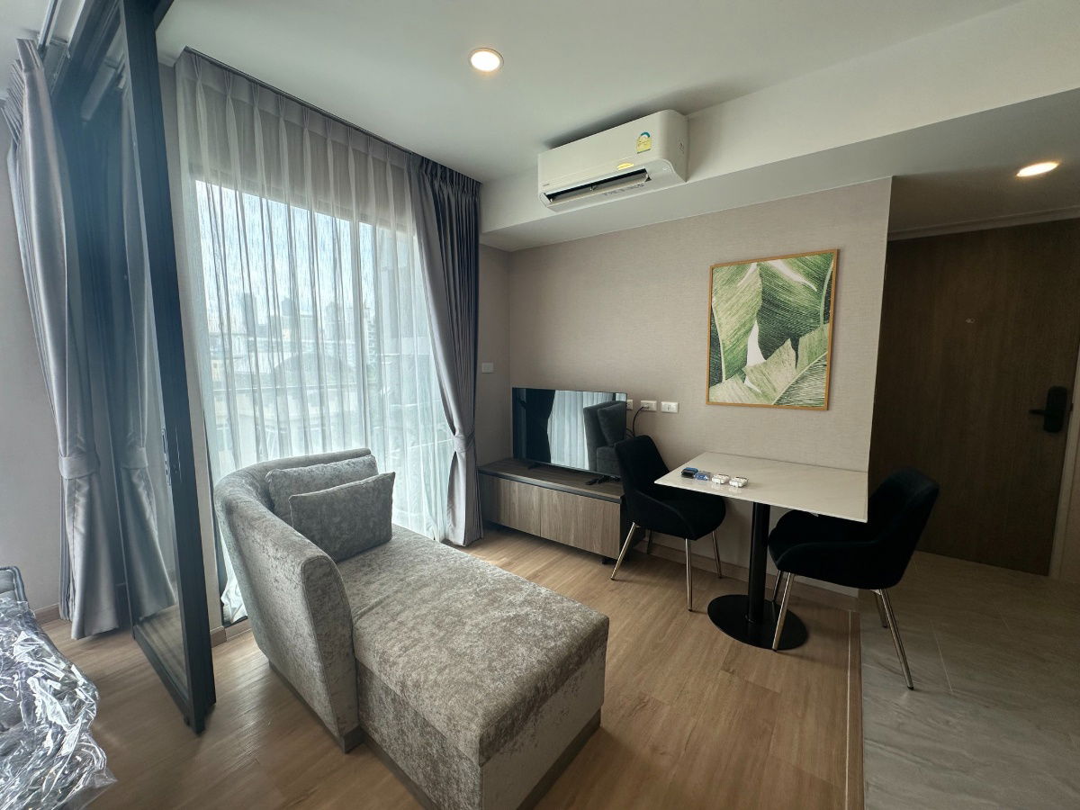 🌟 BL210407 Lloyd Petchaburi – Thonglor ✨ Get a Special Code when renting with us 💬 LINE: @theagentpro