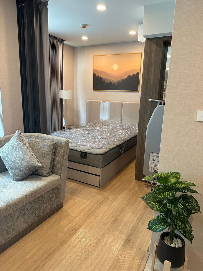 LLOYD                       Soonvijai