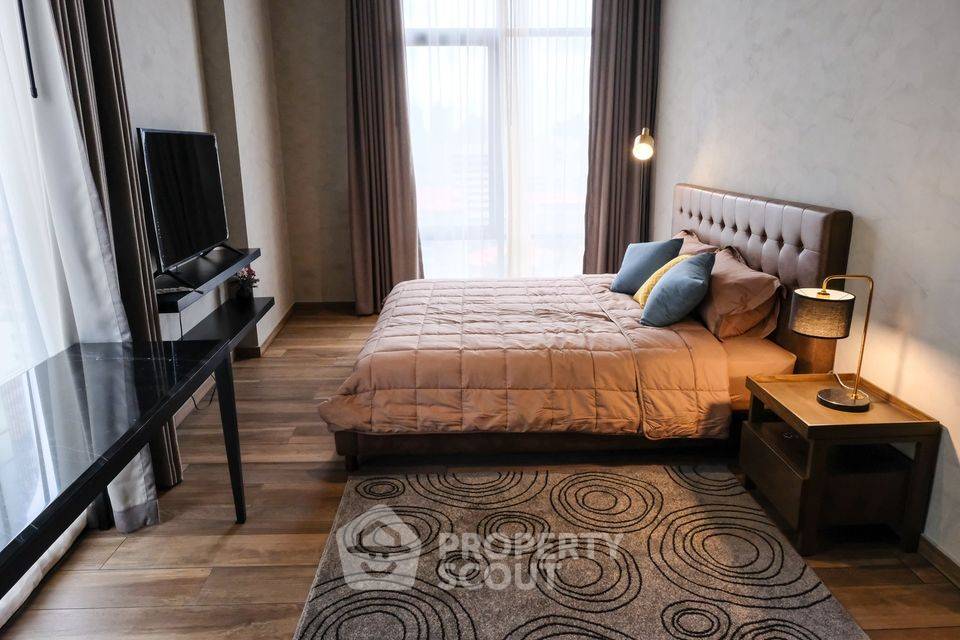 2-BR Condo at The Lofts Asoke near MRT Phetchaburi (ID 140509)