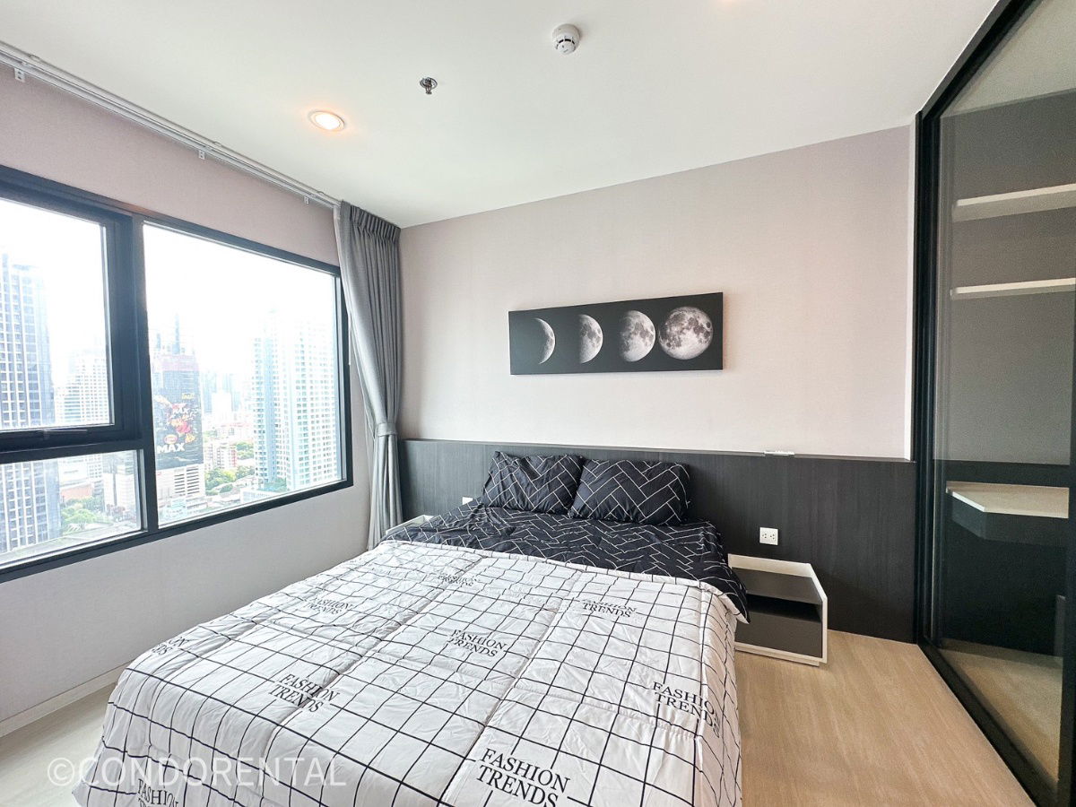 For rent at Life Asoke / Line ID : @bestprice (with @ too)