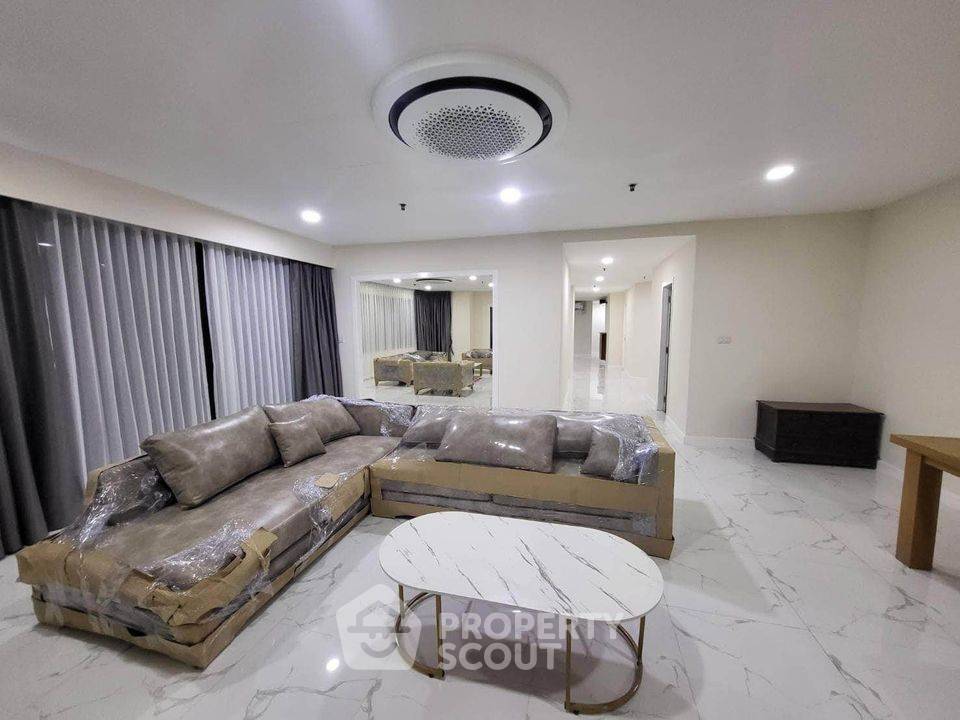4-BR Condo at Moon Tower Condominium near BTS Thong Lor (ID 1234475)