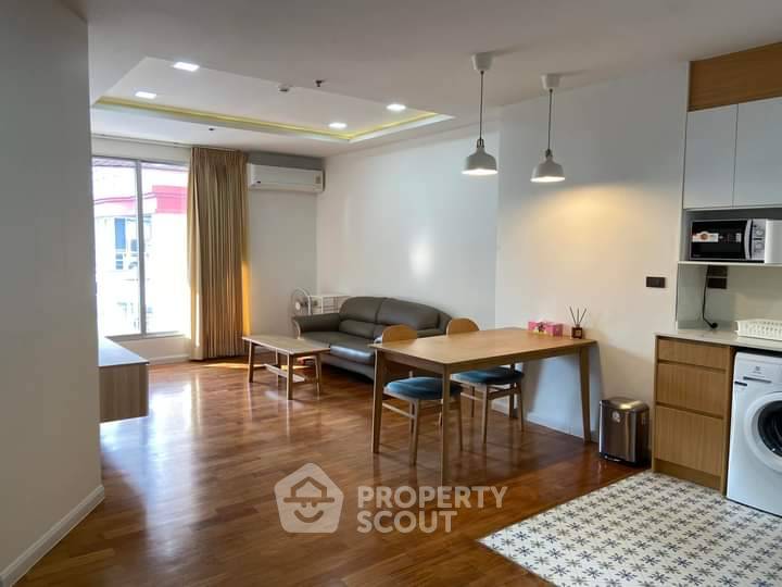 2-BR Condo at Pathumwan Resort near BTS Phaya Thai (ID 1468912)