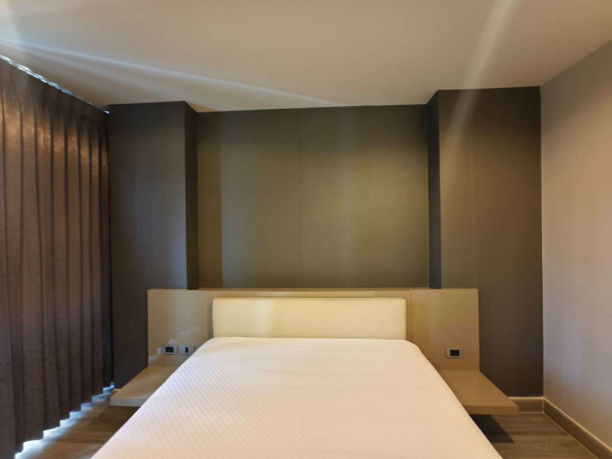 The Crest Sukhumvit 49 MK-02 line @livingbkk