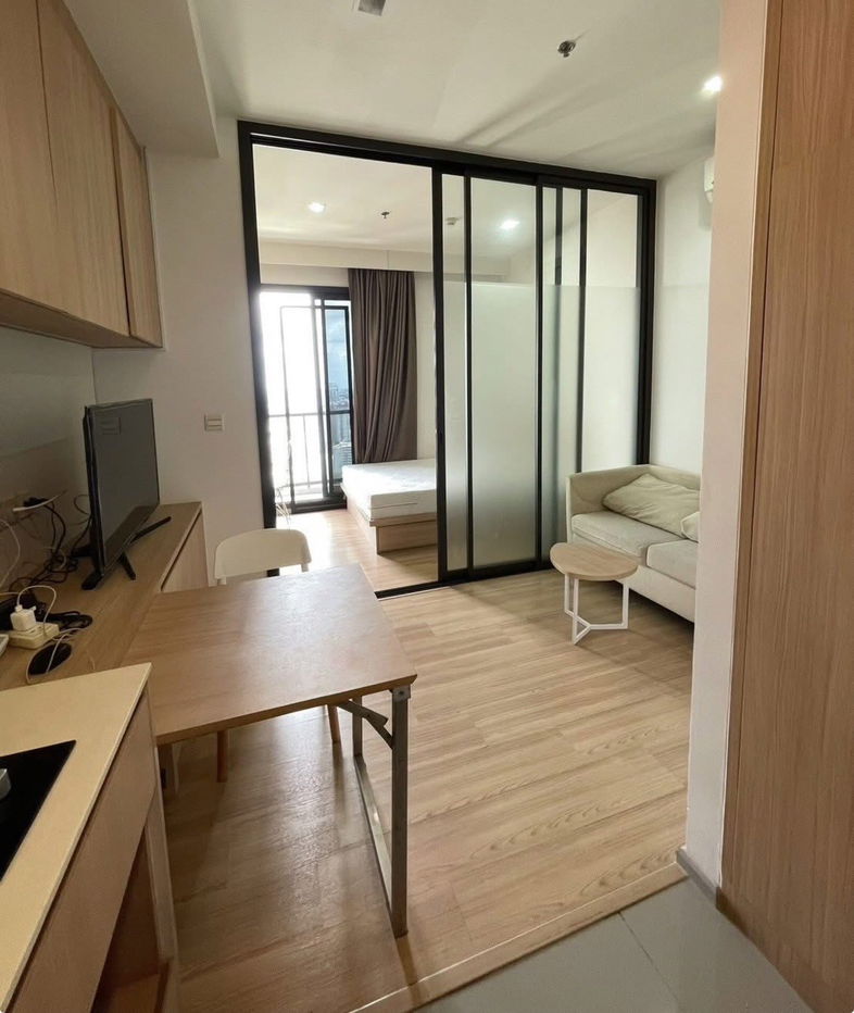 M                        Jatujak