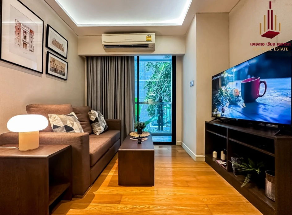 ✨ For Rent: Tidy Deluxe Sukhumvit 34 Condo ✨  💰 Only 35,000 THB/month
