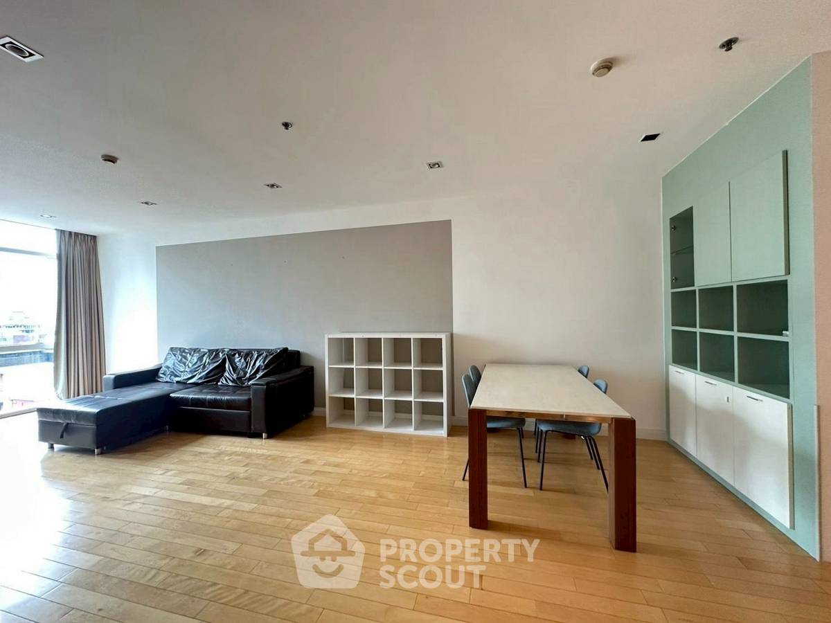 2-BR Condo at Athenee Residence near BTS Phloen Chit (ID 2300699)