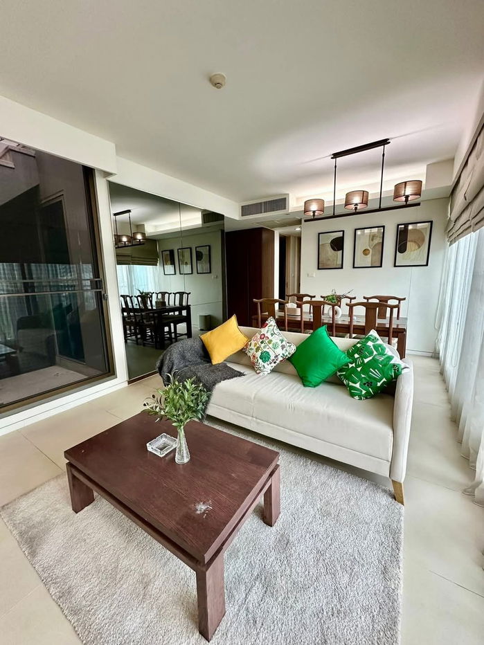 Available for rent! Siamese Thirty-nine special unit with Penthouse 3 Bedroom. Fully furnsihed with personal rooftop. Ready to move in.