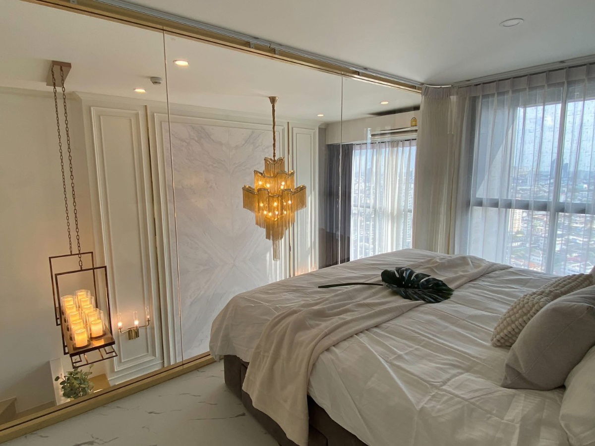 ST203 ให้เช่า Modern Luxury Duplex ในสาทร |