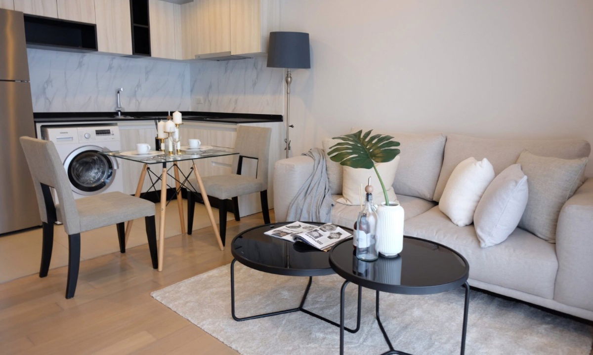 HQ                         Thonglor