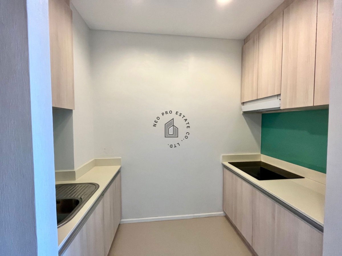 Luxury condo, 44 ​​square meters, 1 bed, 1 bath, beautiful view of Kaen Nakhon Lake, fully furnished, ready to move in.