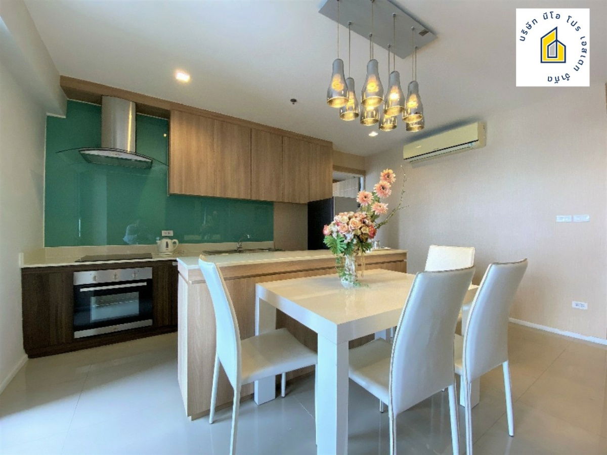 Luxury condo, 126 square meters, 2 bed, 3 bath, beautiful view of Kaen Nakhon Lake.