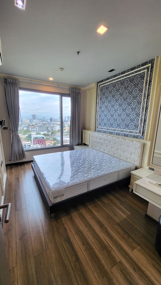 Code: KJ8762  for rent Ceil by Sansiri // Line ID: @kjcondo (with @) //
