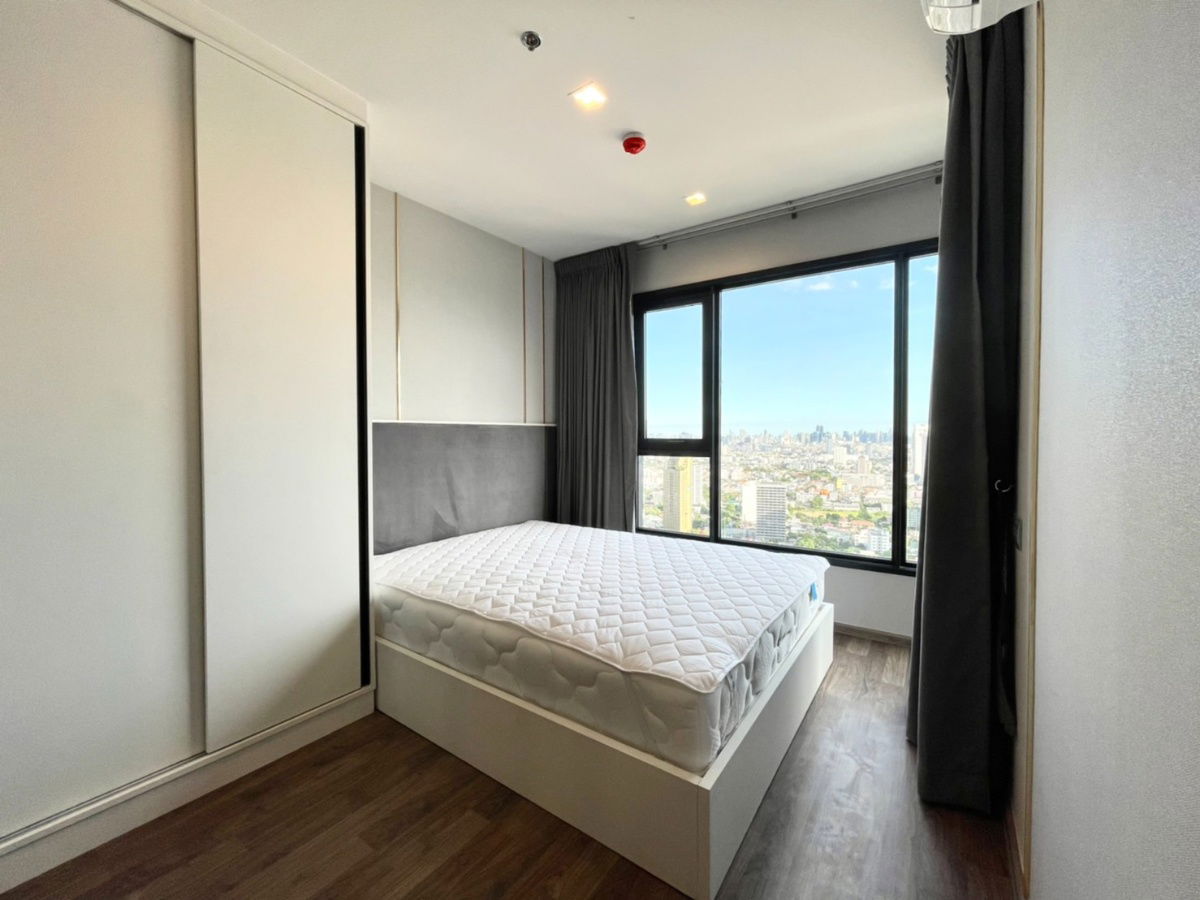 Code: KJ8770  for rent Life Ladprao Valley // Line ID: @kjcondo (with @) //