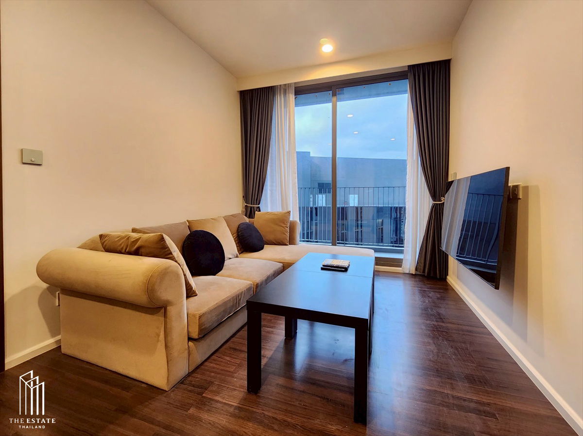 Whizdom Inspire Sukhumvit for rent, corner unit, 2 bedrooms, 8 meters wide, north-facing, city views and the Chao Phraya River. Closed kitchen layout.
