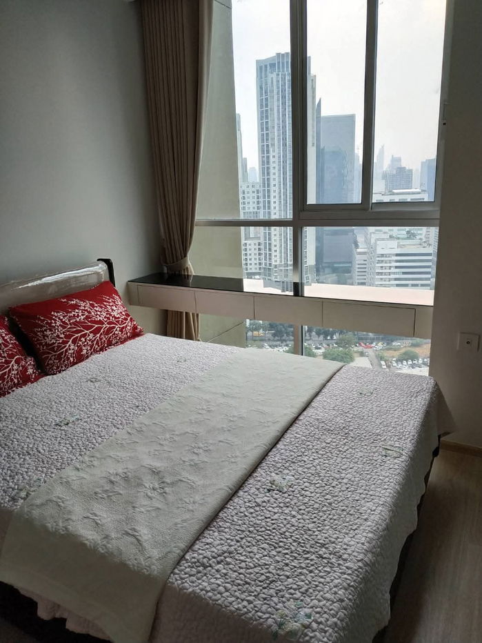 Condo For Rent // Noble Revolve2