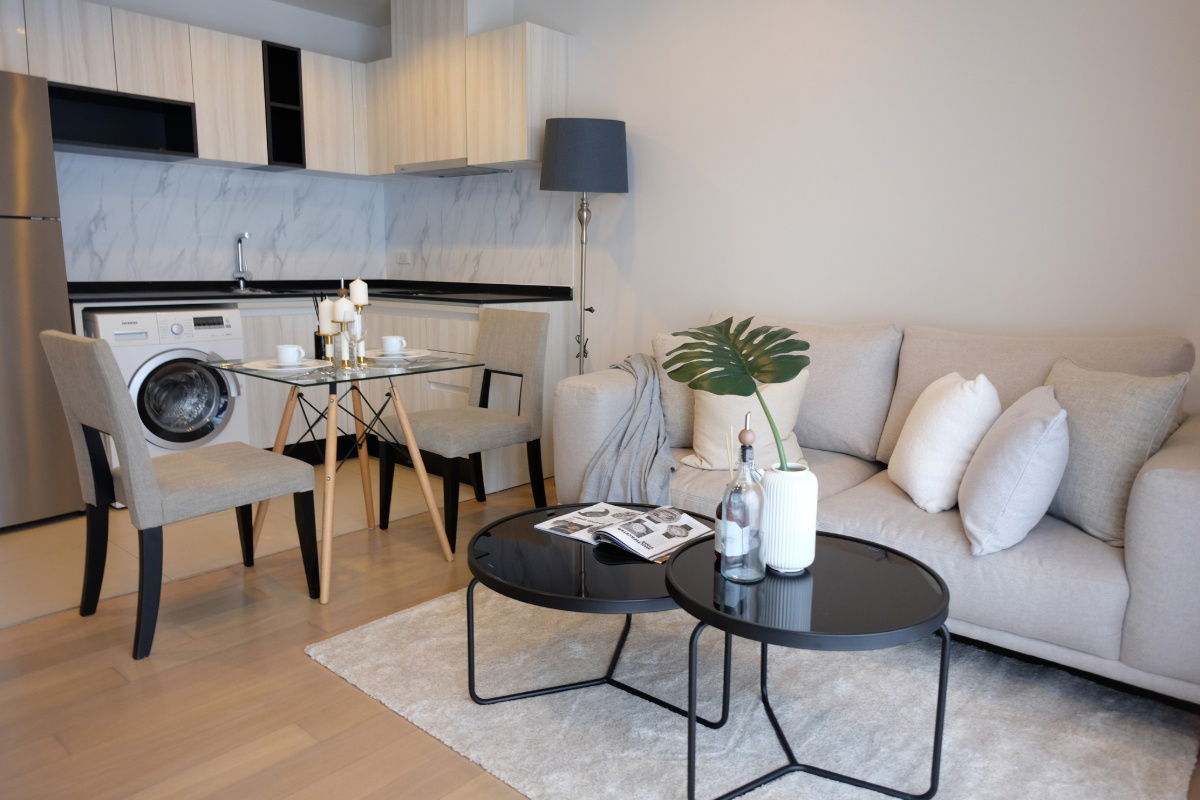 เช่าคอนโด เอชคิว ทองหล่อ (F6809005) ID Line : @pccenter