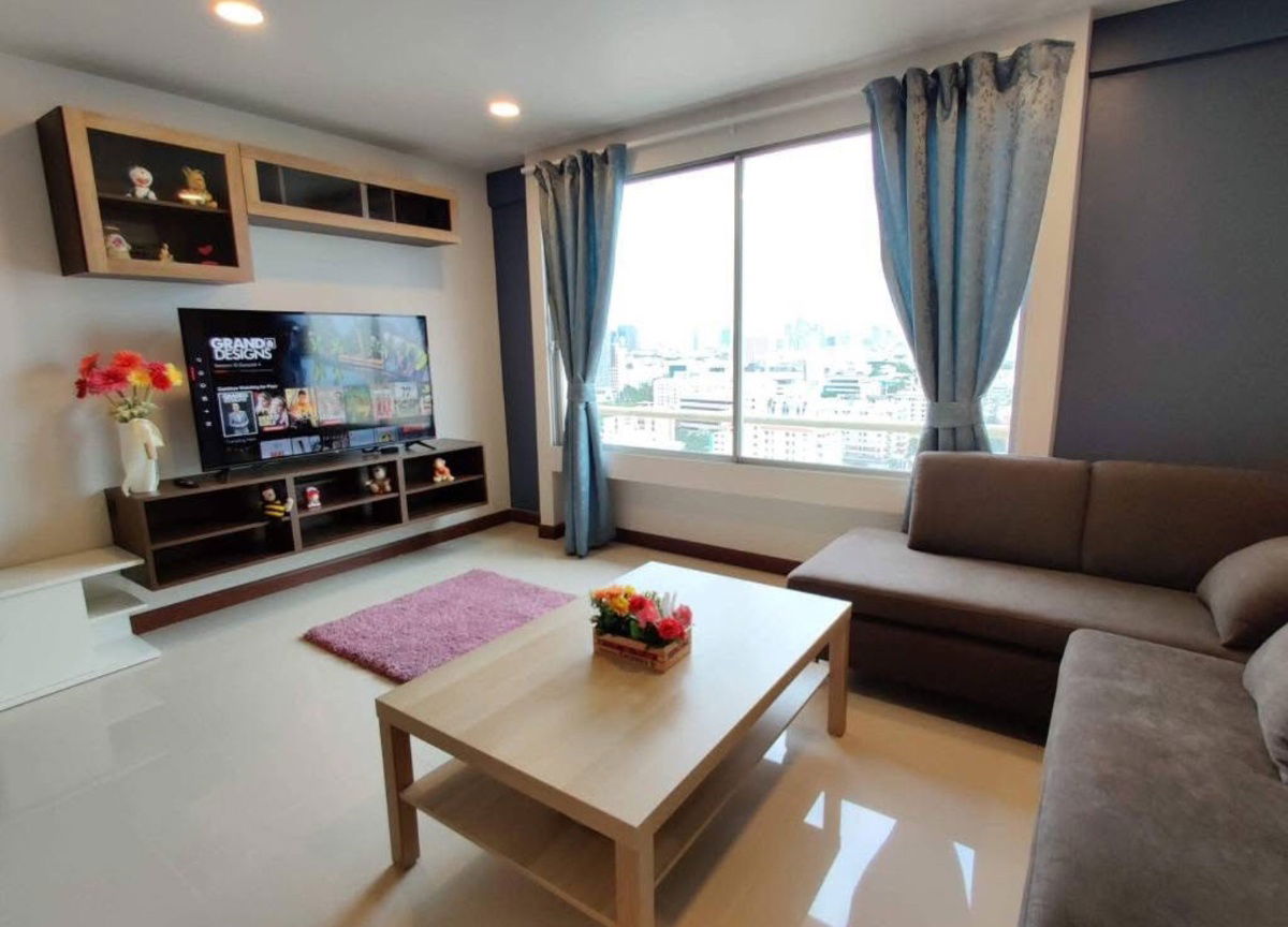 Ratchada                    Orchid