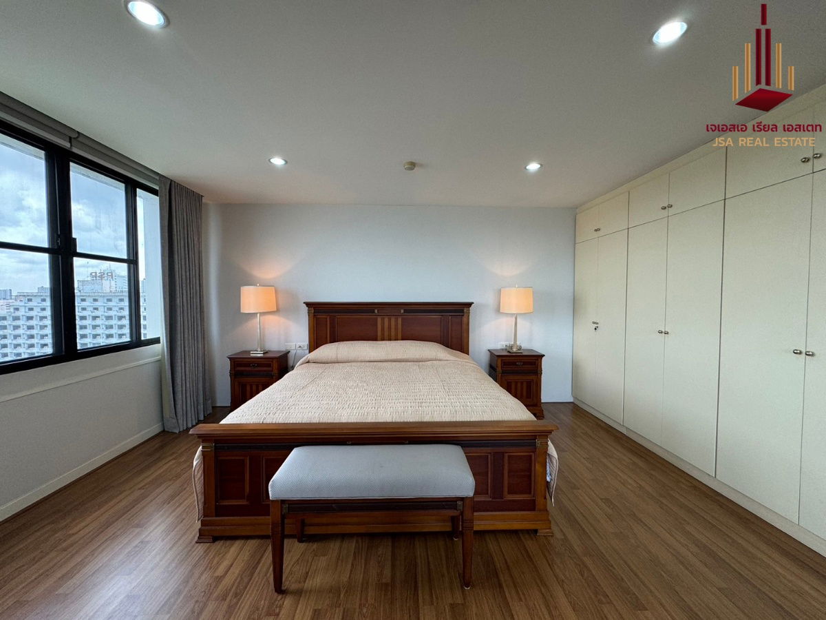 ✨ For Rent: Riverine Place Condo ✨    💰 Only 57,000 THB/month