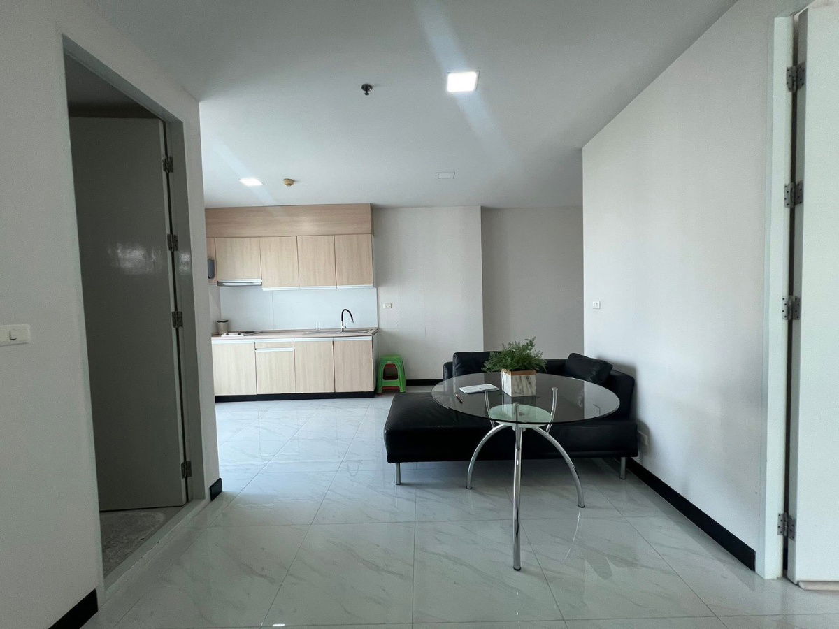 The Parkland                      Srinakarin