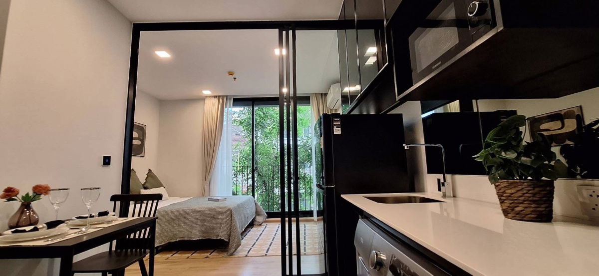 Noble Around                   Ari