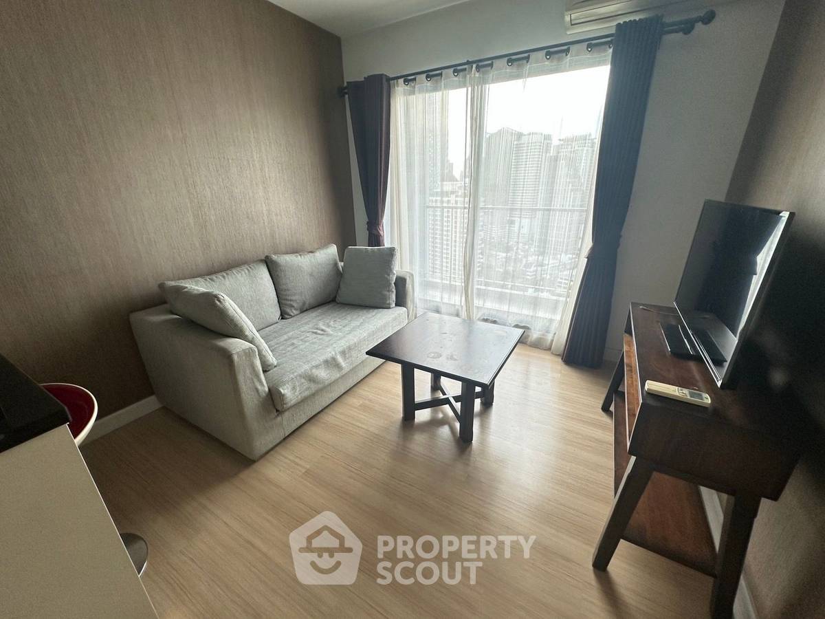 1-BR Condo at The Seed Mingle Sathorn-Suanplu near BTS Sala Daeng (ID 1895143)
