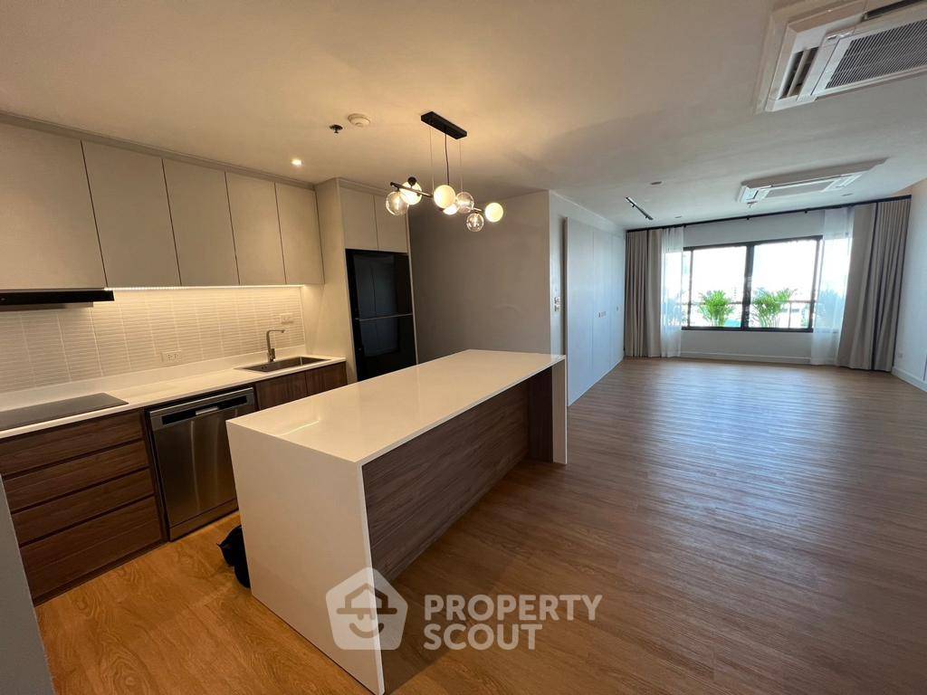 2-BR Condo at Baan Ploenchit near BTS Nana (ID 1443469)