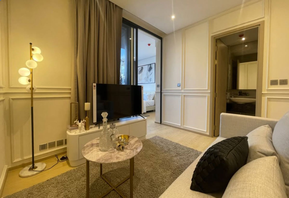 Ashton Asoke rama9. 1bed 42sqm. Line id: @pfagent