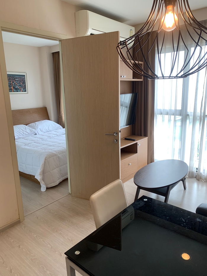 Renting Rhythm asoke 2 1bed nego